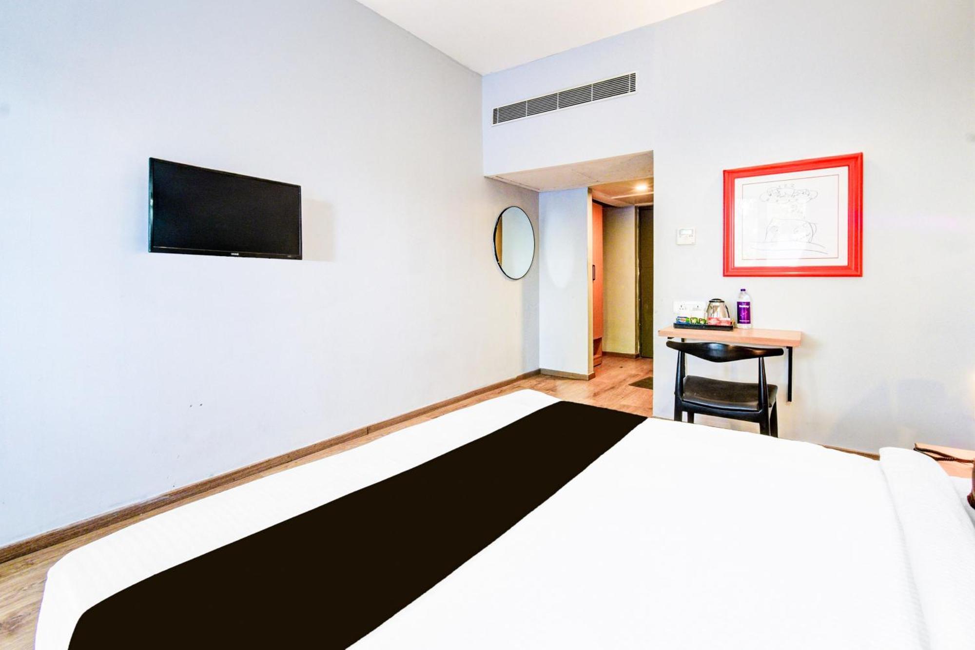 Super Townhouse Lakdikapul Hyderabad Exterior foto