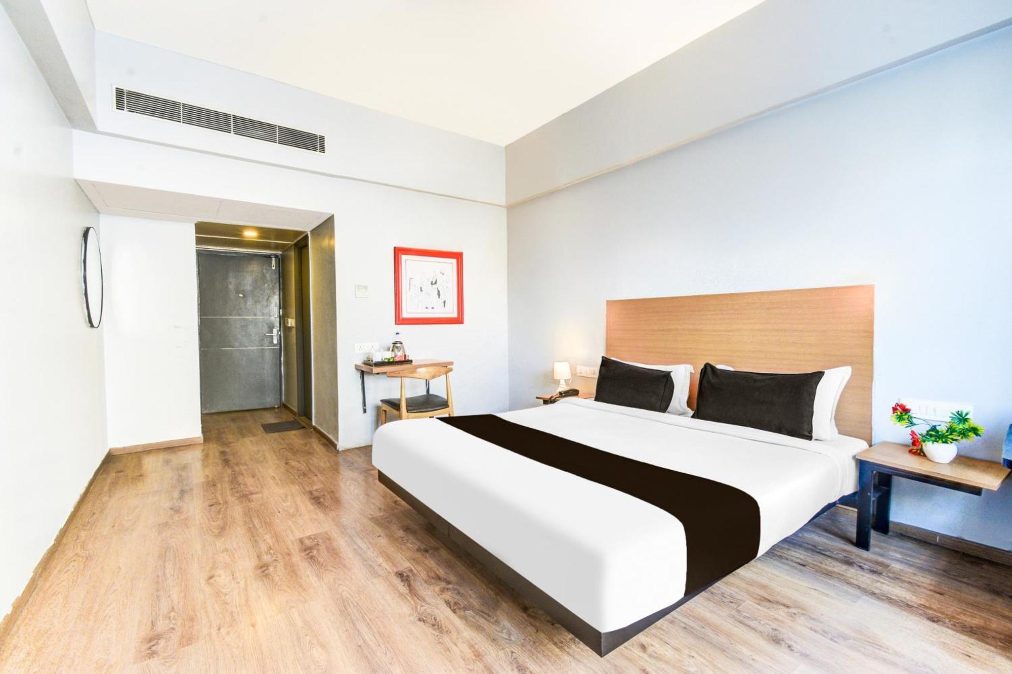 Super Townhouse Lakdikapul Hyderabad Exterior foto